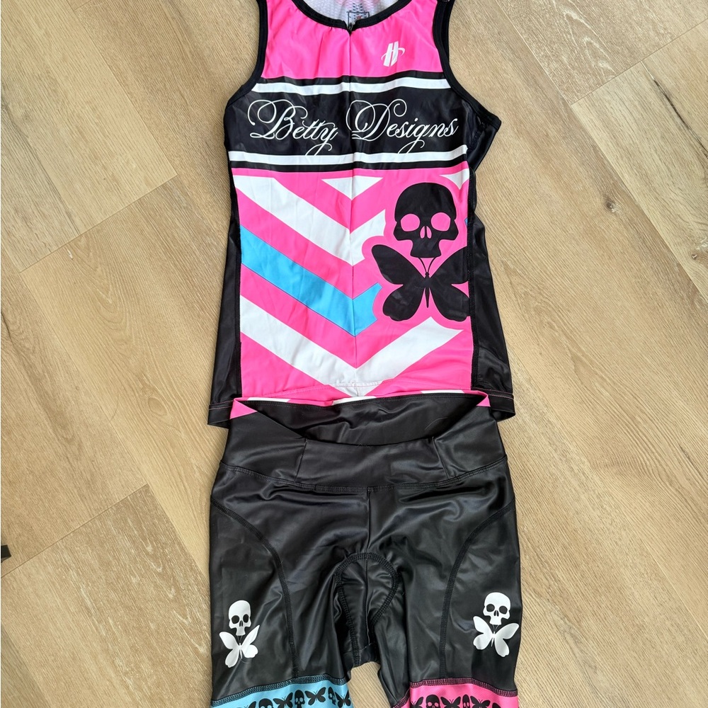 Betty Designs Pink and Black Cycling Set